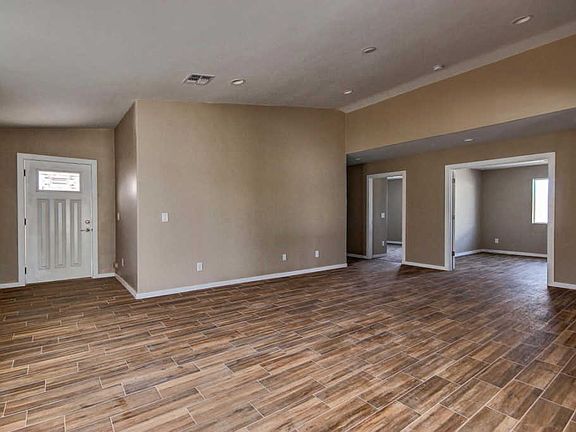 3rd image of 2540 E Pueblo Ave