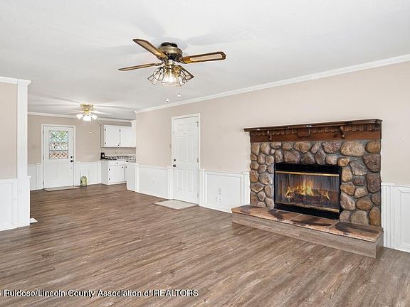3rd image of 222 E Rainbow Dr