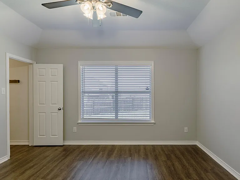 8915 Wild Rose Ln — Photo 18