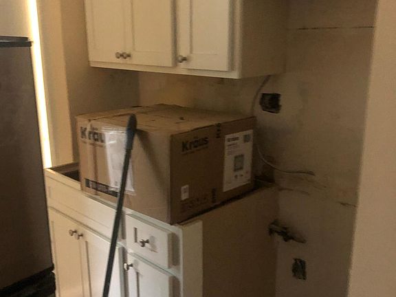 4th image of 6 W Cedar St #1