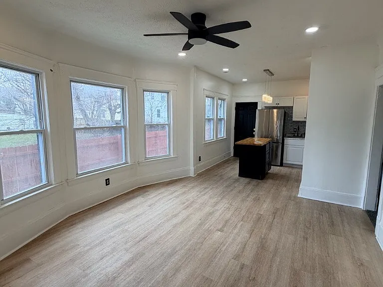 10222 Parkgate Ave #1 — Photo 2