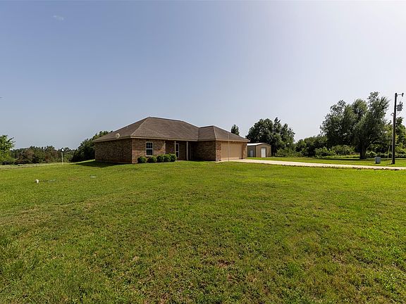 3rd image of 1504 County Road 459