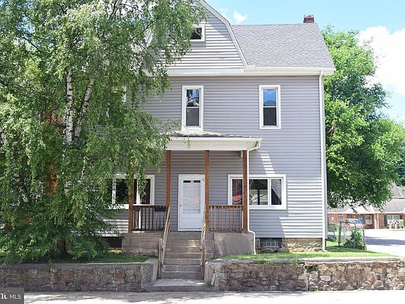 2nd image of 1355 Logan Ave