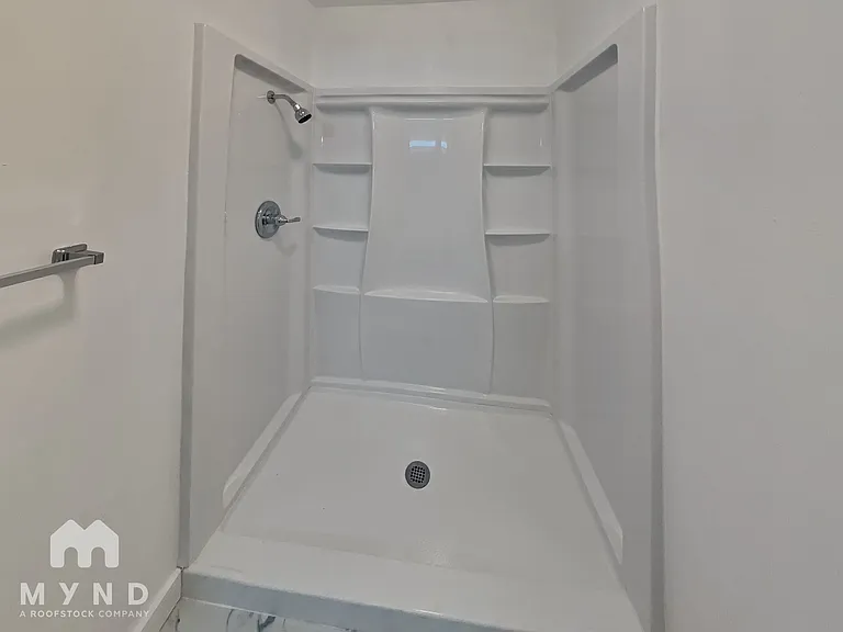 2421 Cypress St — Photo 11