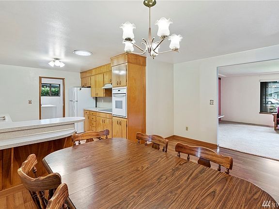 4th image of 8114 57th Dr NE