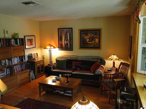 3rd image of 202 Chaparral Dr