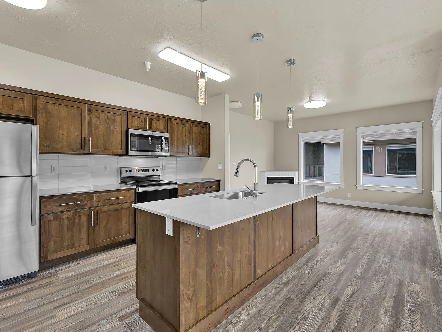 2 bed, 1200 sqft, $1,800 — Photo 3