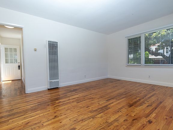 4th image of 506 Avenida Victoria APT C