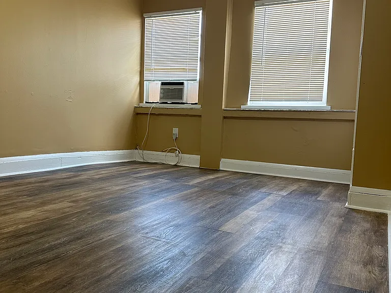 124 S Oleander Ave #4 — Photo 4