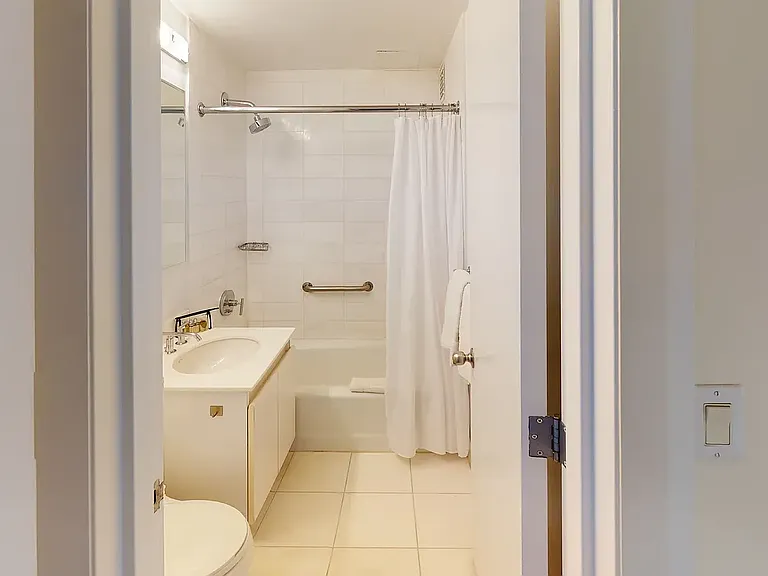 30 Park Ave #17N — Photo 5