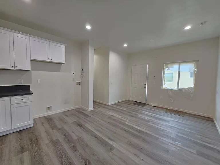 10812 E Klingerman St #1/2 — Photo 4