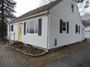 8 Bluemer Rd, Southampton, MA 01073