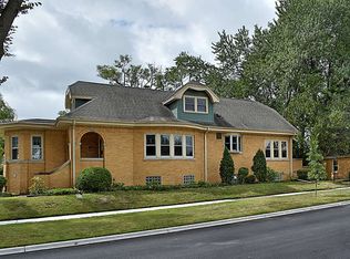 300 S Louis St, Mt Prospect, IL 60056