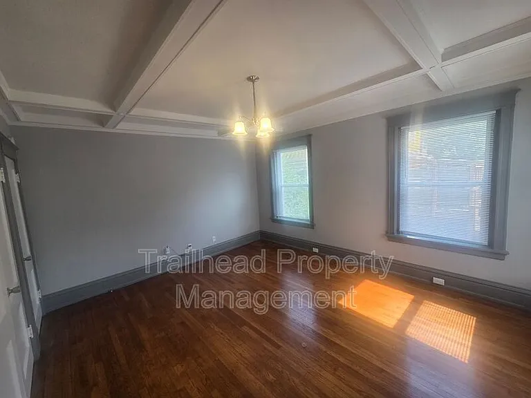 3227 Central St #6 — Photo 1
