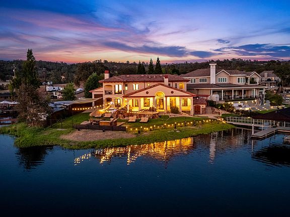 3rd image of 113 Waterfront Ct