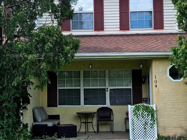 104 Laurel Ct, Quakertown, PA 18951
