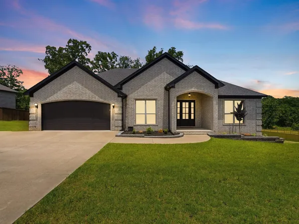 8568 Rapid Water Dr, Sherwood, AR 72120