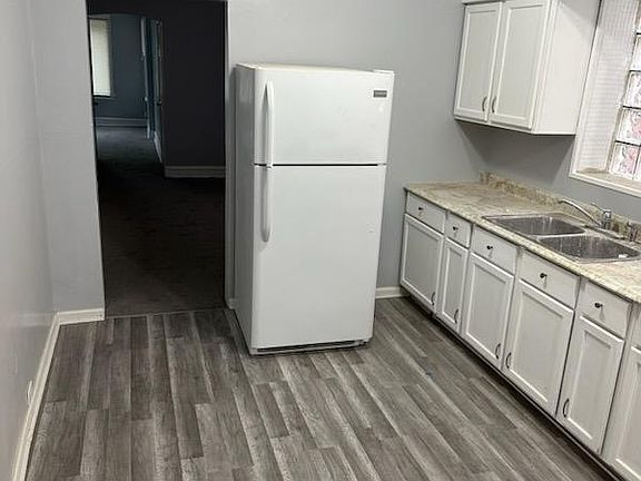 5th image of 5900 W Cortland St #1