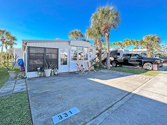 2nd image of 331 Cuarto Ln
