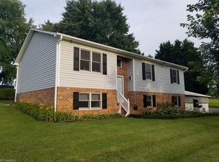 118 Fosstoral St, King, NC 27021