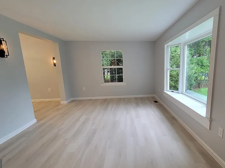 410 Spruce St — Photo 5