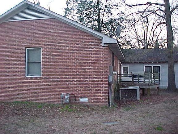 3rd image of 800 W 3rd St
