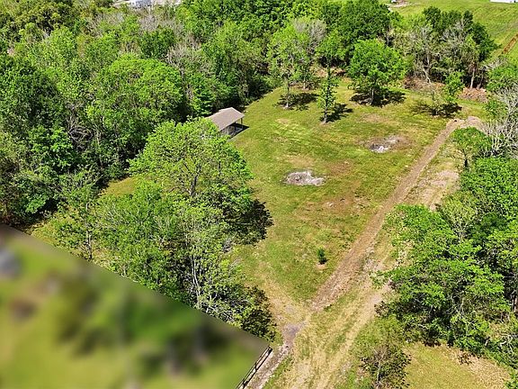 2nd image of 410 Jones Rd