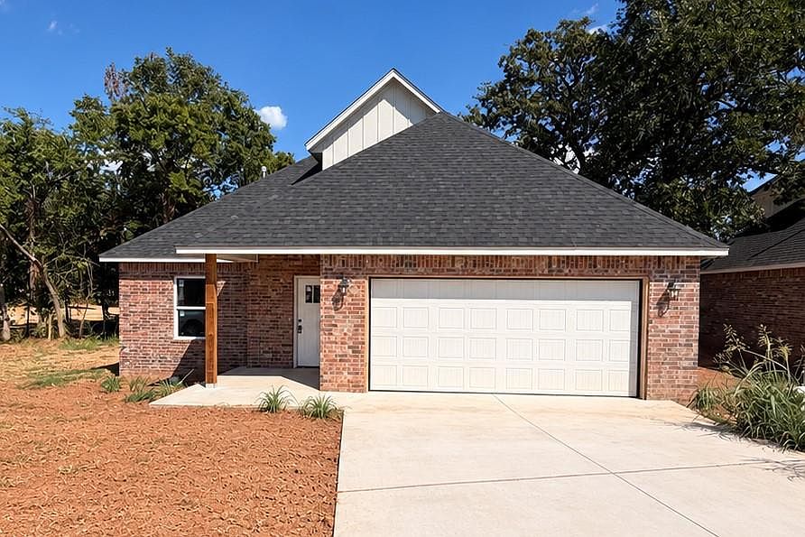 1st image of 400 Browning Ln
