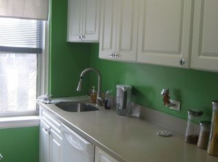 120 Woodside Grn APT 2A, Stamford, CT 06905