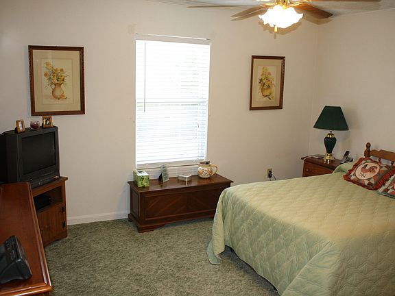 5th image of 131 Bradford Pl