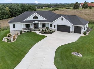 3181 Fox Hill Trl, Verona, WI 53593