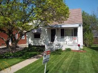 27158 Maple St, Roseville, MI 48066
