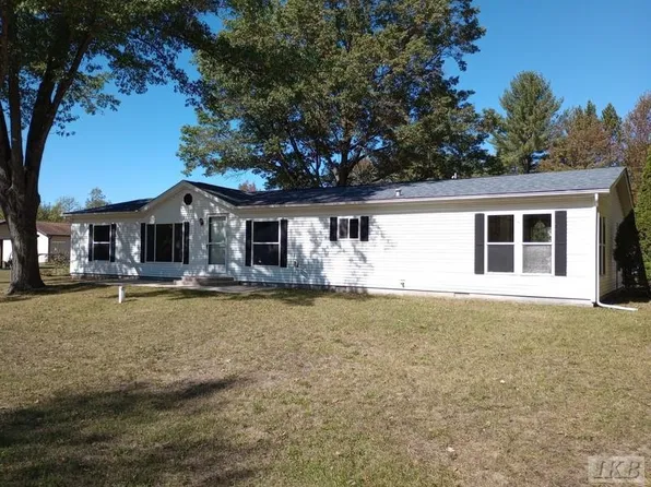 659 Pine St, Gladwin, MI 48624