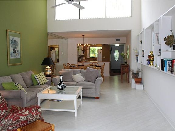 4th image of 1510 Pelican Point Dr #269