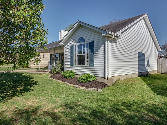 3rd image of 713 Lou Gehrig Cir