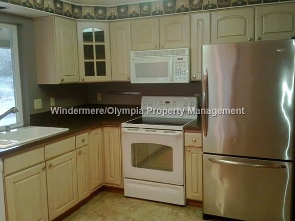 5th image of 7435 Henderson Ct SE