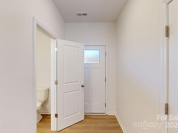 4th image of 311 Hendley Dr