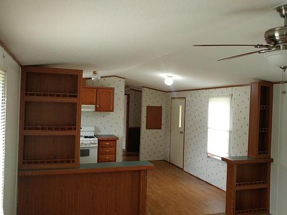 4th image of 28 Jody Dr