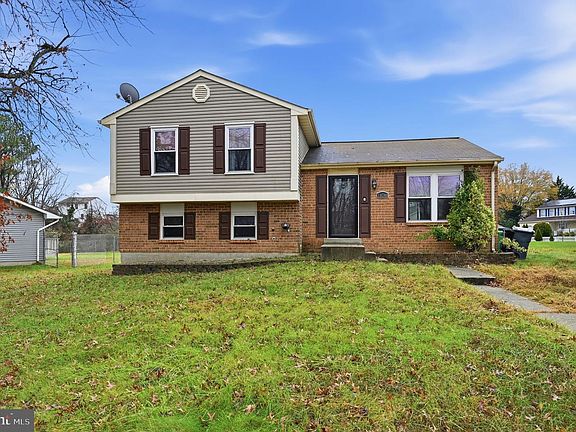 2nd image of 10748 Hollaway Dr