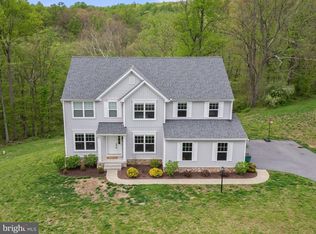 252 Oak Grove Rd, Morgantown, PA 19543