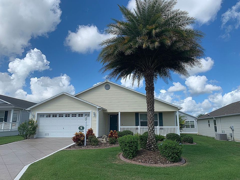 1st image of 2388 Carriage Hill Way