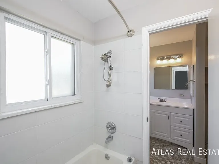730 S Oakland St — Photo 27