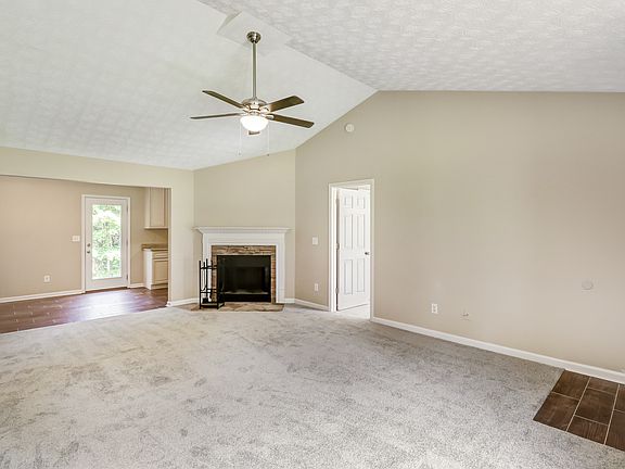 4th image of 65 Hawks Nest Dr