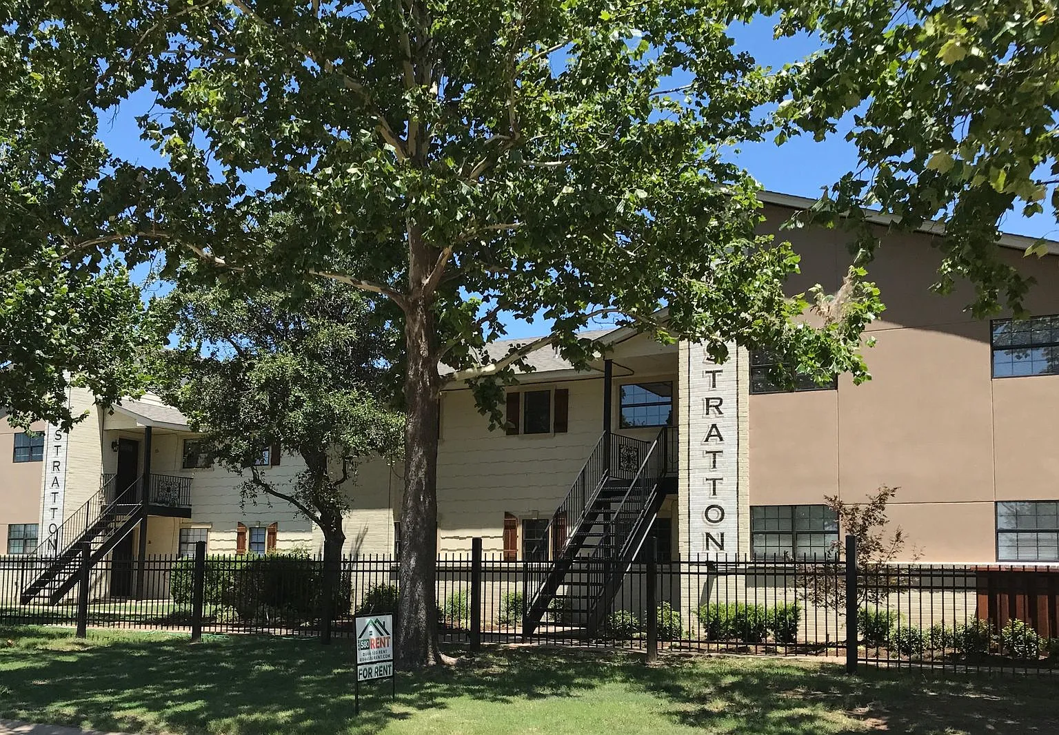 The Stratton Apartments — Photo 1
