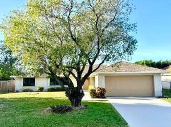 2283 SE Gaslight Street, Port St Lucie, FL 34952