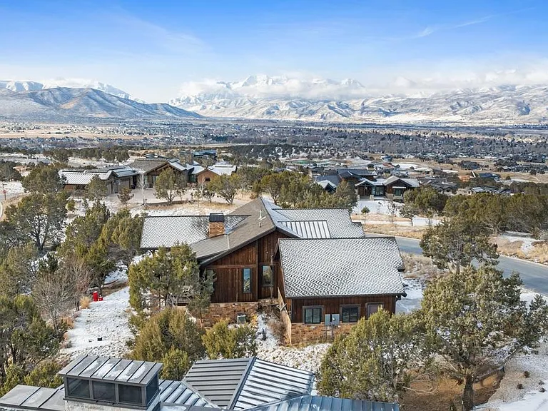 688 N Explorer Peak Dr — Photo 3
