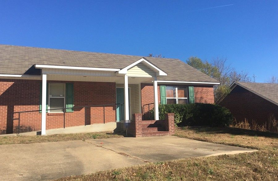 1st image of 301 Shiloh Dr