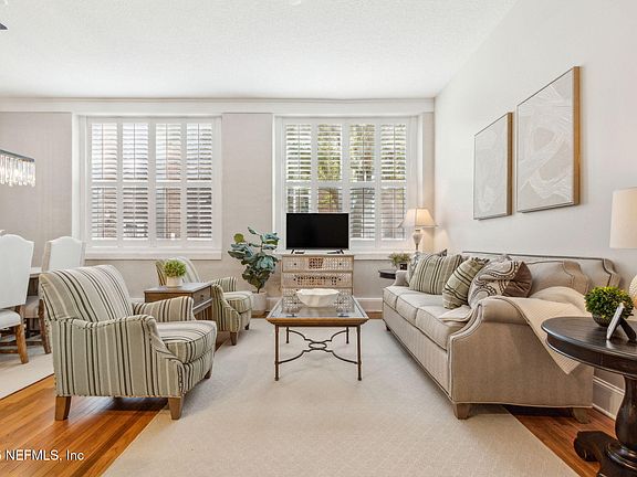 4th image of 2525 COLLEGE Street #2104