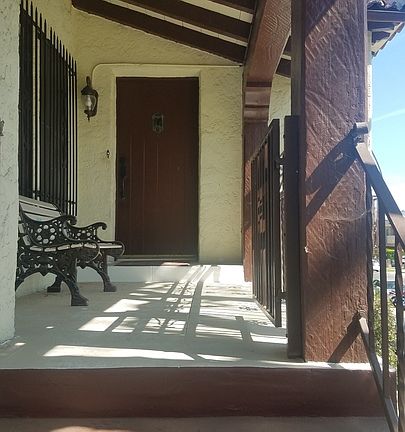 3rd image of 859 S Holt Ave