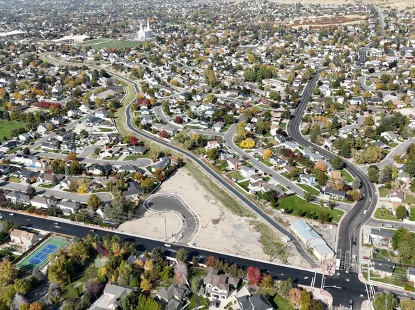 Homes Available Soon, Belmont East